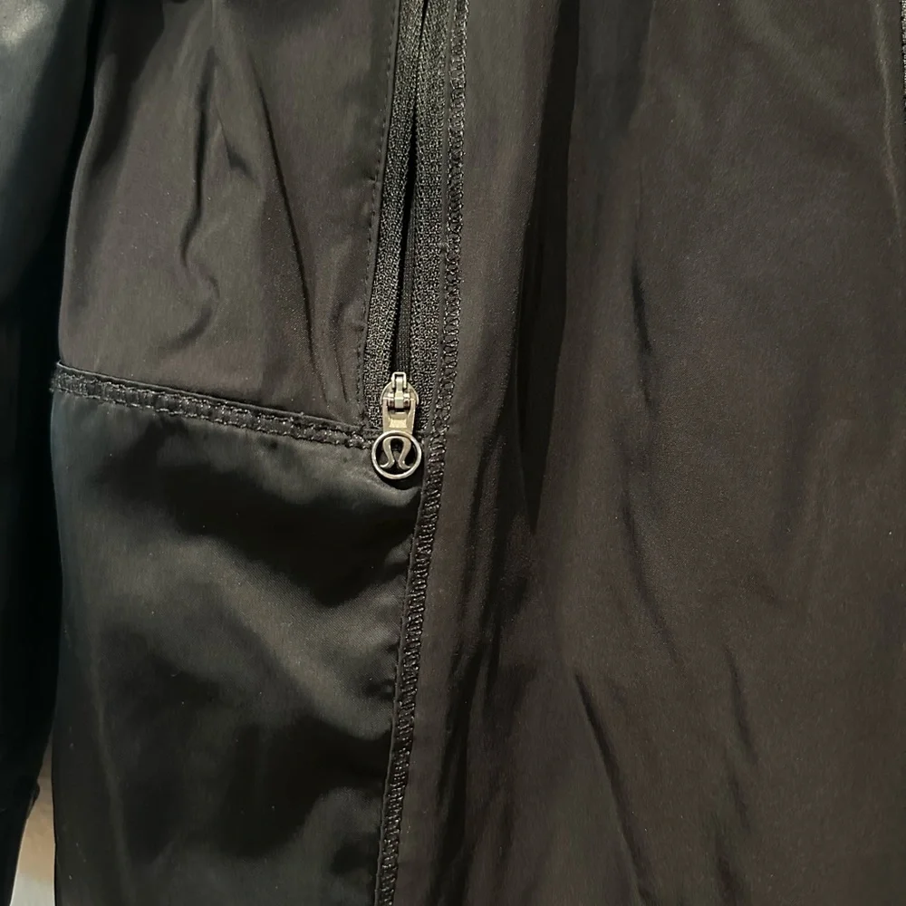lululemon black vented windbreaker - Picture 2 of 6